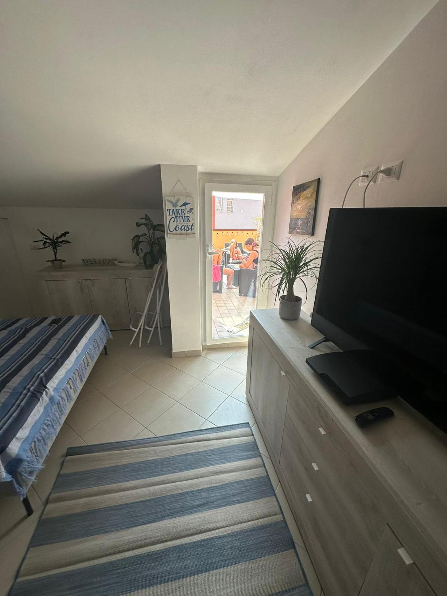 Bella Alba Apartment On The Beach Alba Adriatica Exterior photo